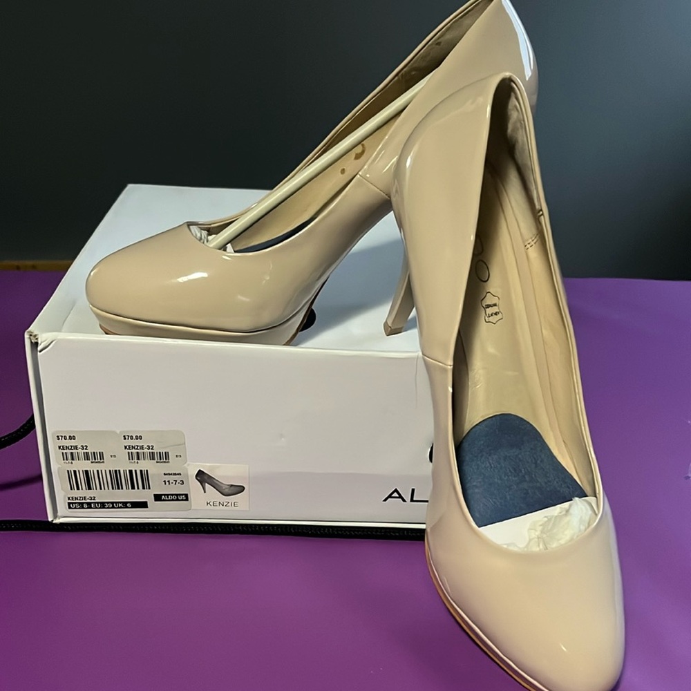 Barely used Aldo Kenzie Pumps - Beige - Size 8
